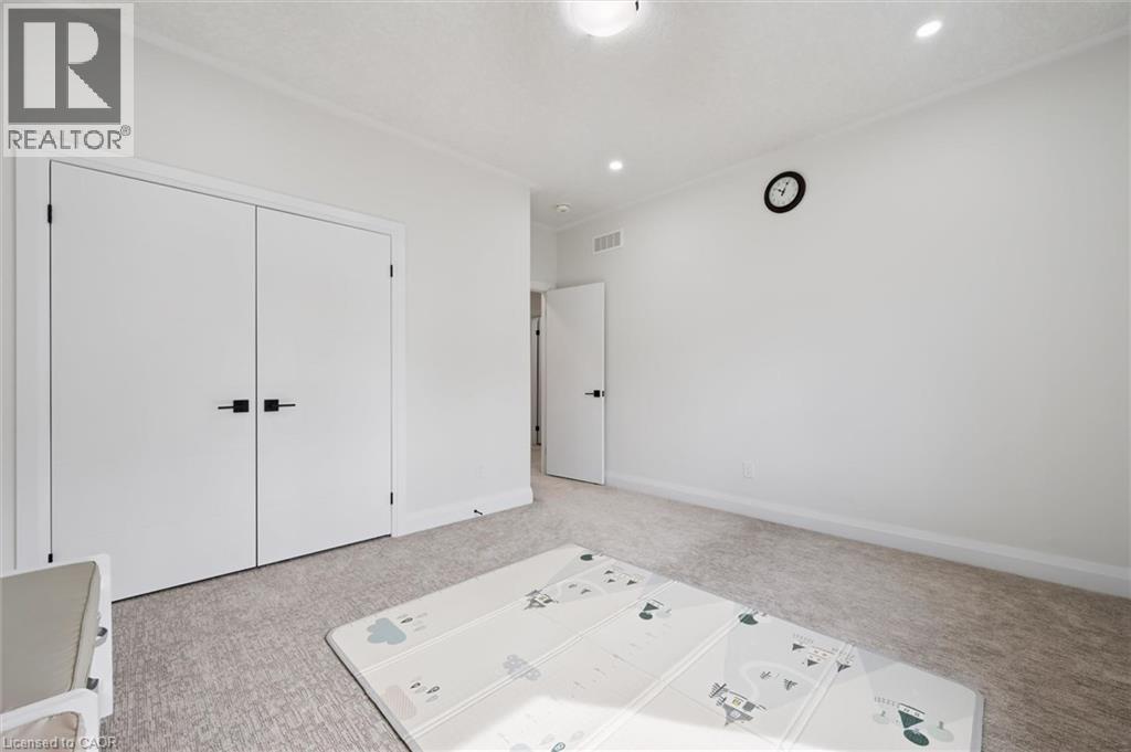 552 NATHALIE Crescent thumbnail 36