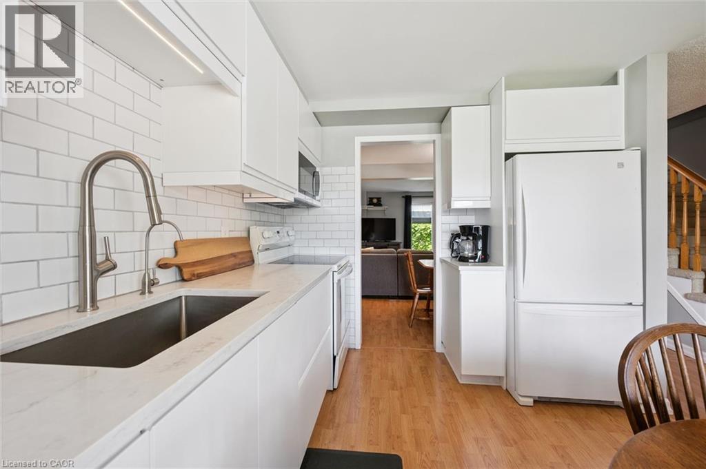315 MAYVIEW Crescent Unit# B thumbnail 11