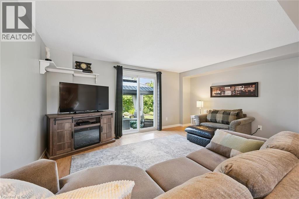 315 MAYVIEW Crescent Unit# B thumbnail 16