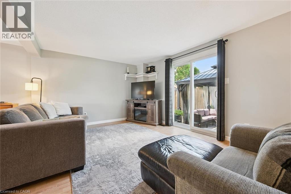 315 MAYVIEW Crescent Unit# B thumbnail 17