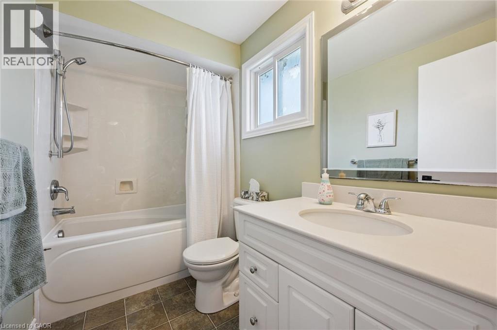 315 MAYVIEW Crescent Unit# B thumbnail 24