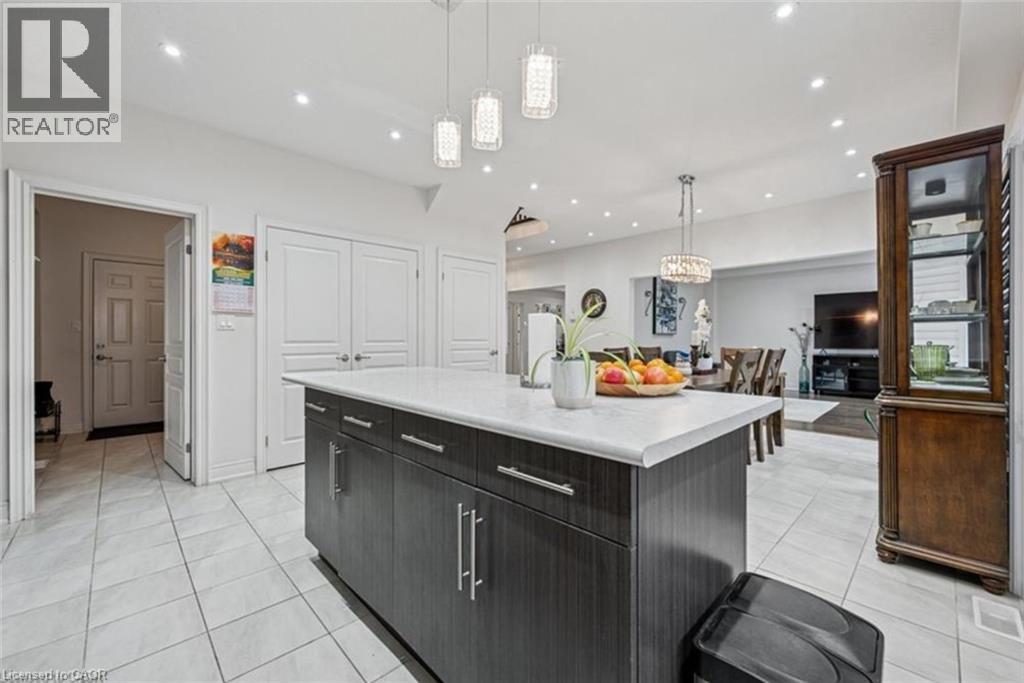 77 EAGLECREST Street thumbnail 12