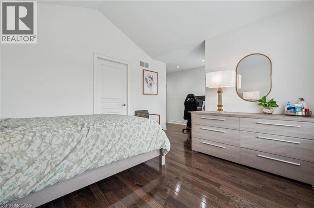77 EAGLECREST Street thumbnail 22