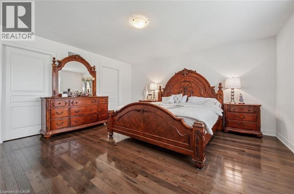 77 EAGLECREST Street thumbnail 29