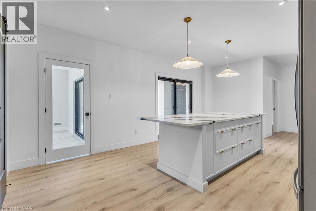920 THOMAS PEDDER Court thumbnail 36