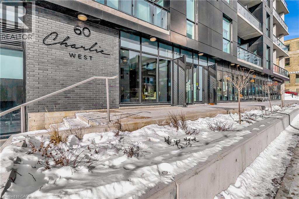 60 CHARLES Street W Unit# 1904 thumbnail 3