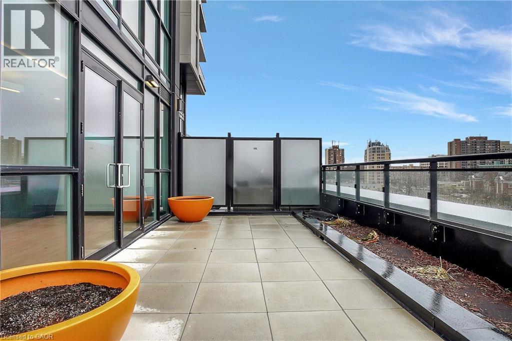60 CHARLES Street W Unit# 1904 thumbnail 32