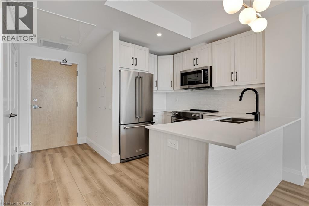 60 CHARLES Street W Unit# 1904 thumbnail 7