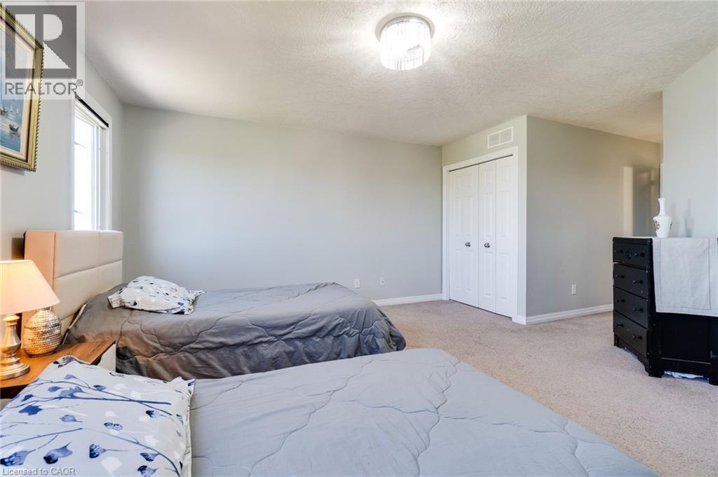 928 DUNBLANE Court thumbnail 28