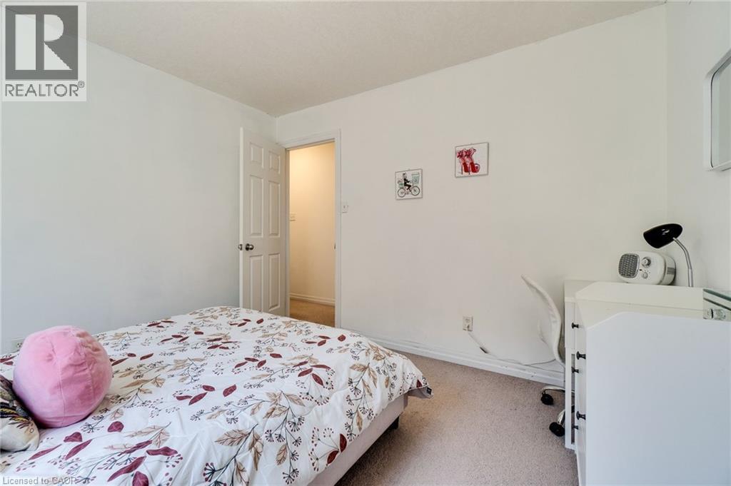 928 DUNBLANE Court thumbnail 32