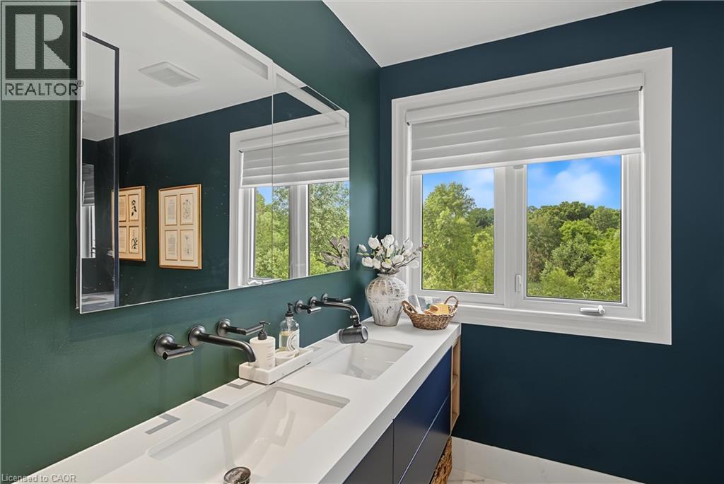 422 RIDEAU RIVER Street thumbnail 32