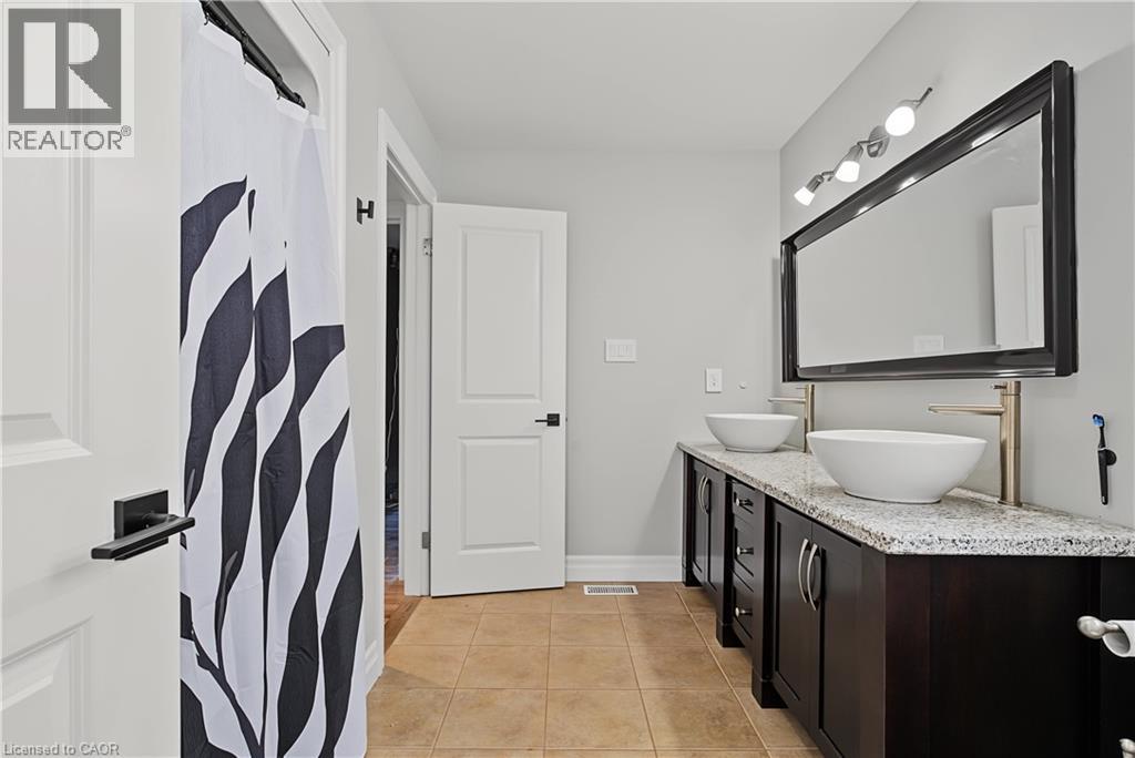 422 RIDEAU RIVER Street thumbnail 35
