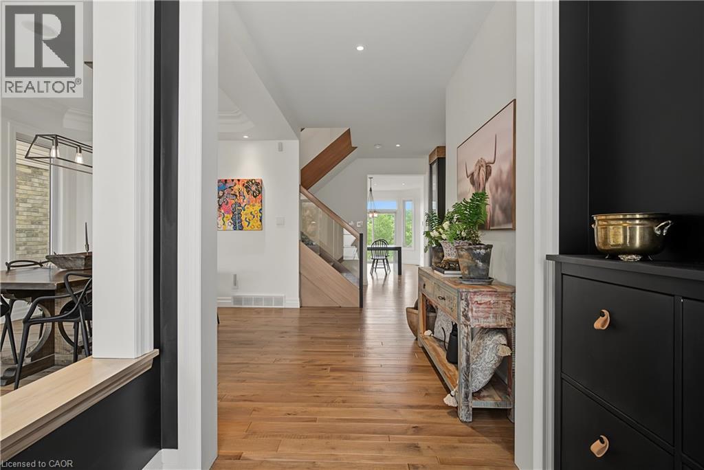 422 RIDEAU RIVER Street thumbnail 5