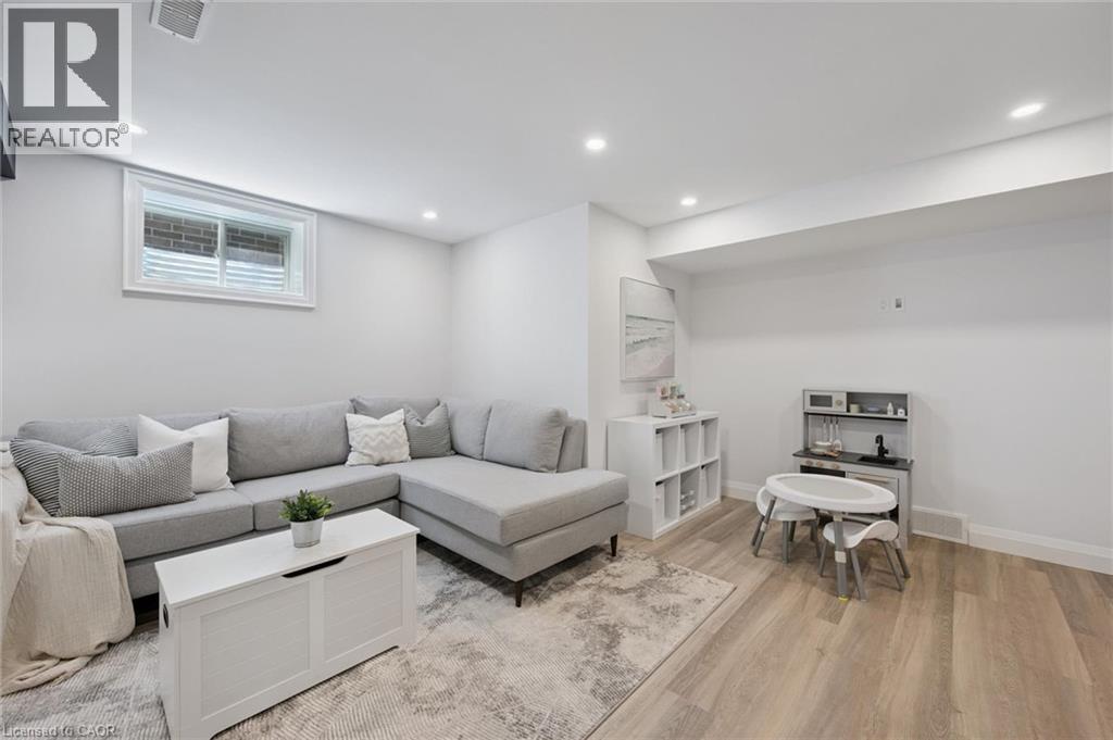 130 WOODBERRY Crescent thumbnail 28