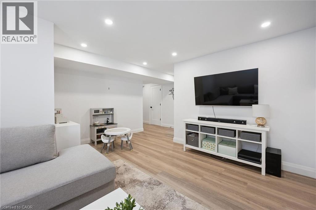 130 WOODBERRY Crescent thumbnail 29