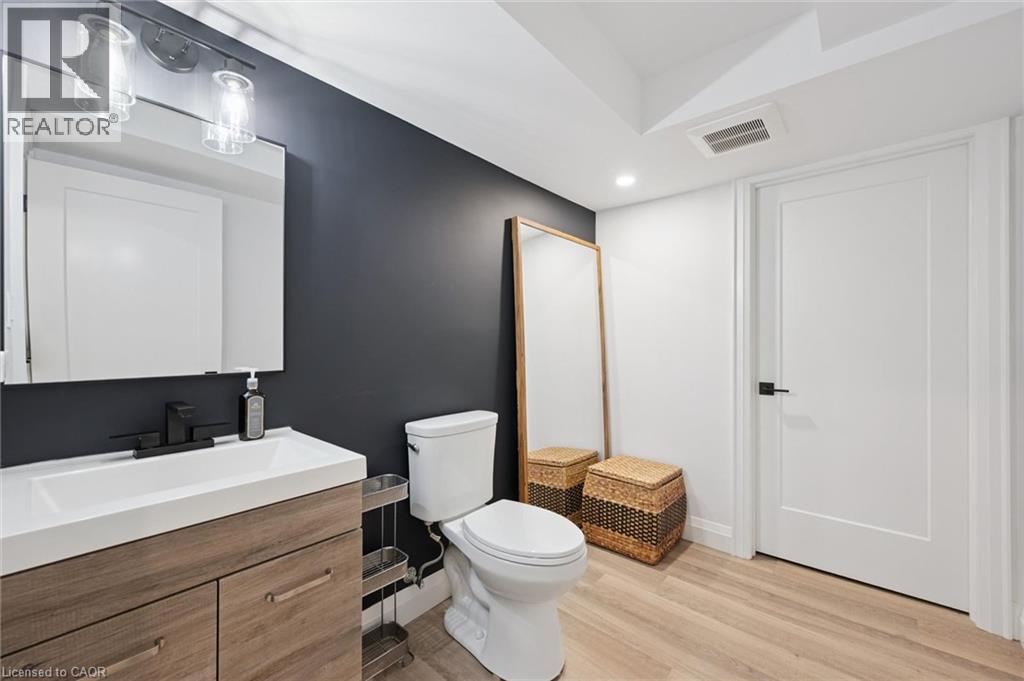 130 WOODBERRY Crescent thumbnail 32