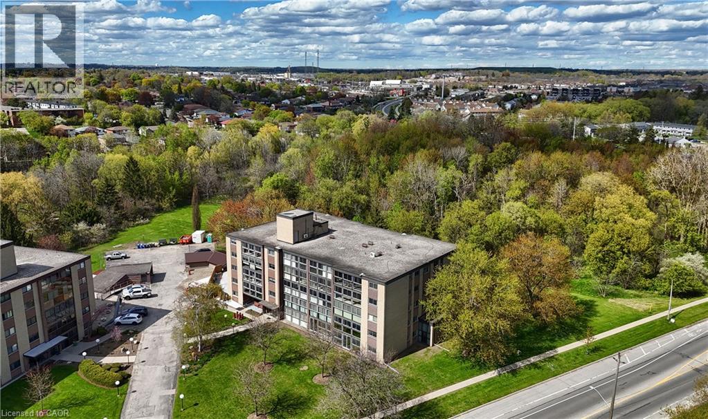 400 CHAMPLAIN Boulevard Unit# 404 thumbnail 4