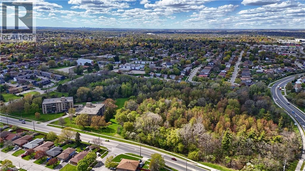 400 CHAMPLAIN Boulevard Unit# 404 thumbnail 29
