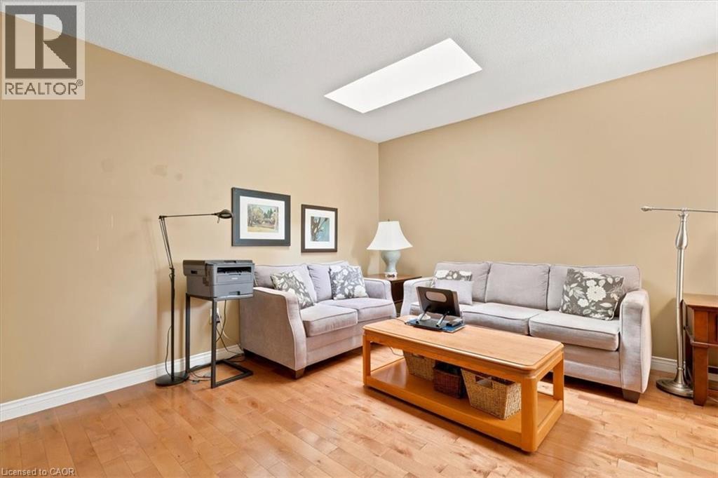 75 BEASLEY Crescent Unit# 14 thumbnail 28