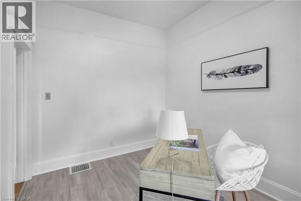 60 BERKLEY Road thumbnail 18
