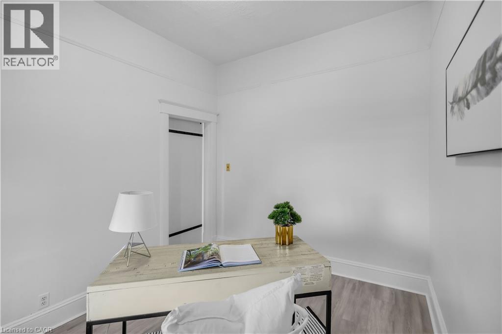 60 BERKLEY Road thumbnail 19