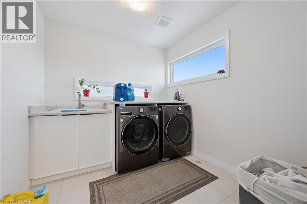 972 STONECLIFFE Walk Unit# 18 thumbnail 32