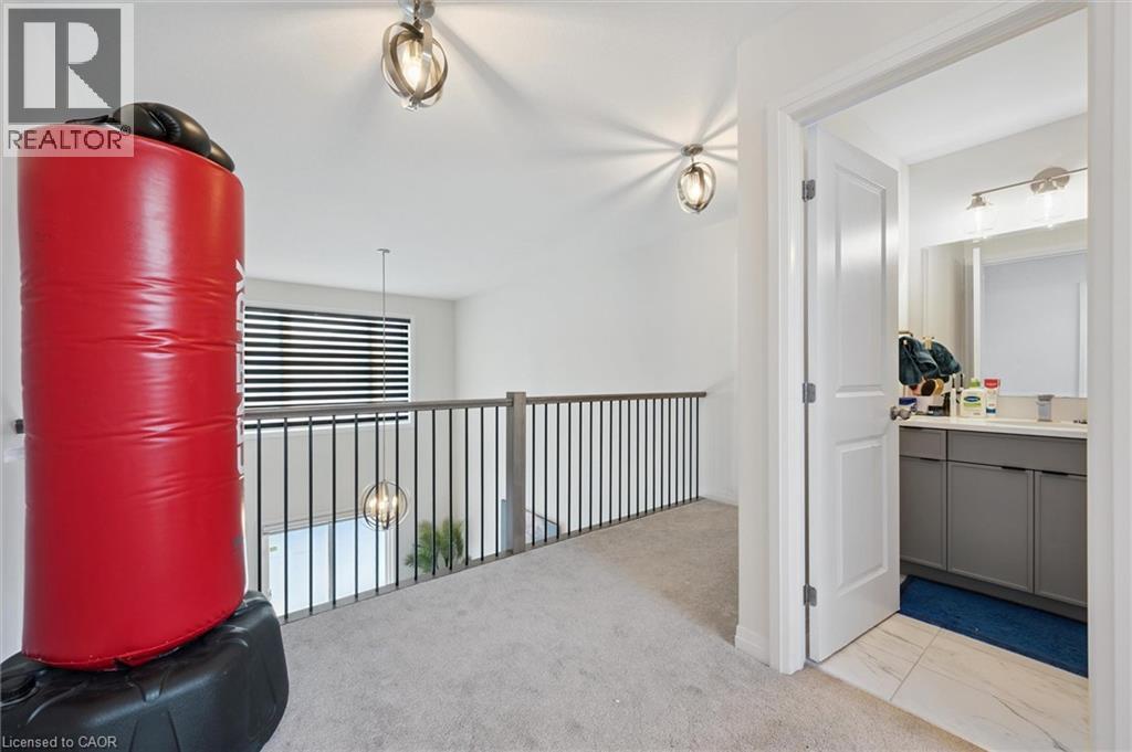 972 STONECLIFFE Walk Unit# 18 thumbnail 35