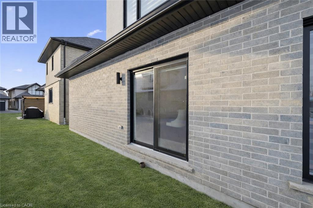 972 STONECLIFFE Walk Unit# 18 thumbnail 43
