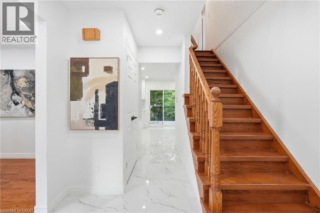 292 THORNCREST Drive thumbnail 8