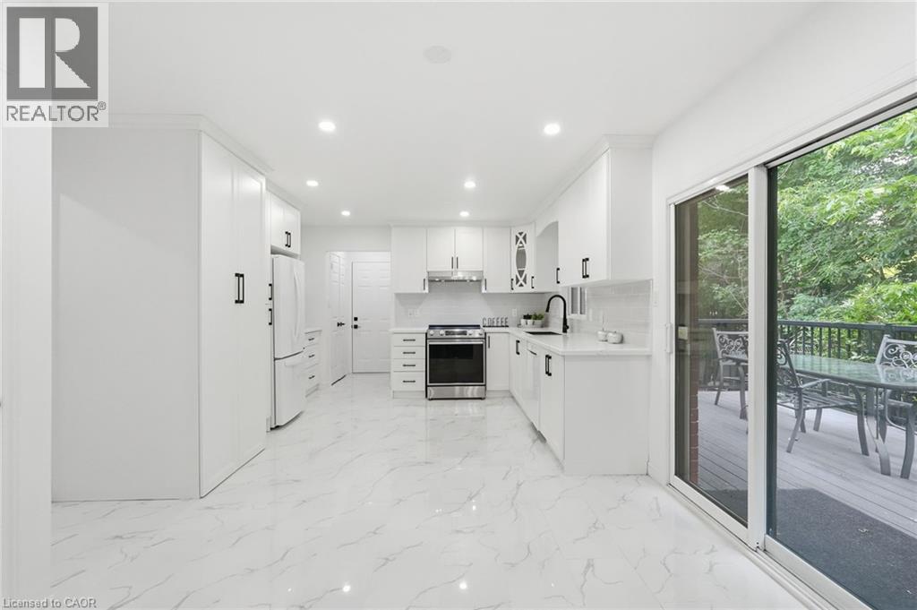 292 THORNCREST Drive thumbnail 21