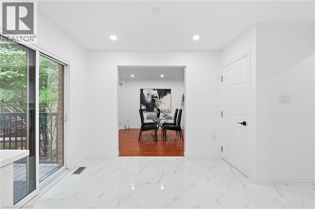 292 THORNCREST Drive thumbnail 22