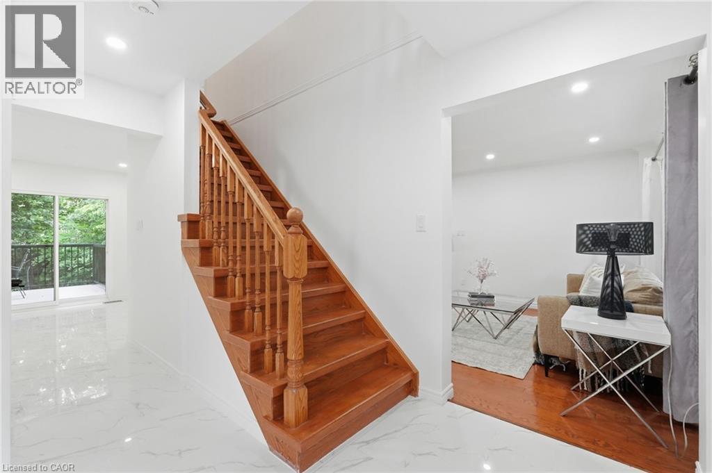 292 THORNCREST Drive thumbnail 9