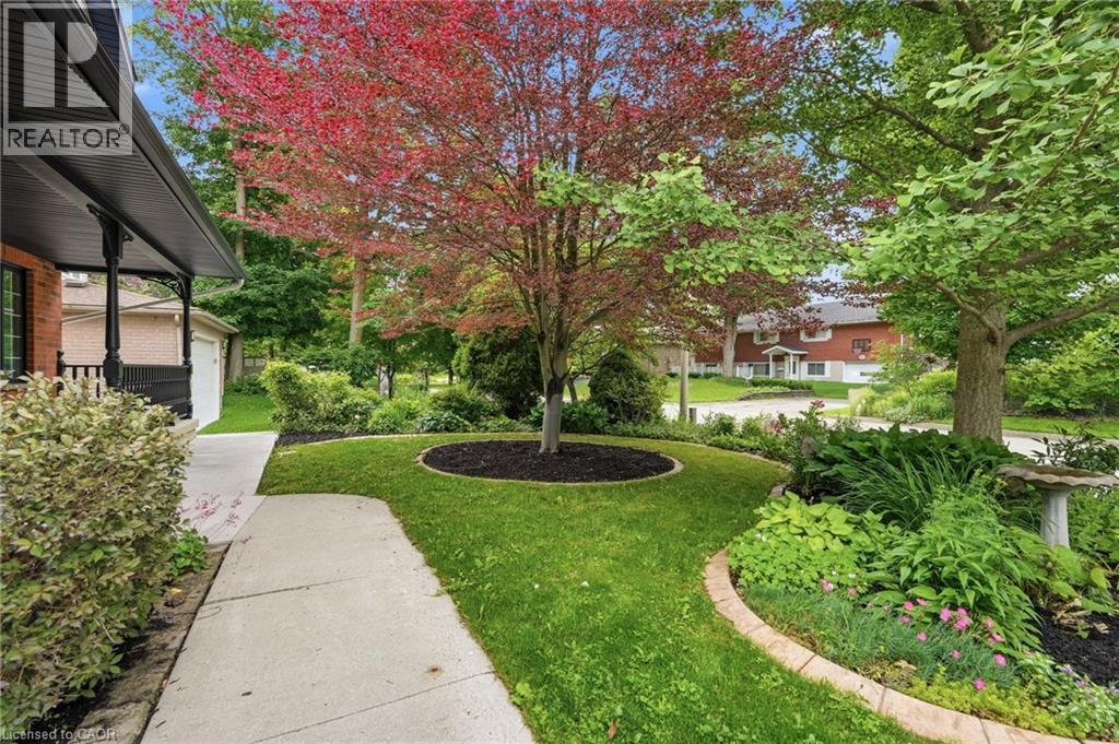 292 THORNCREST Drive thumbnail 4