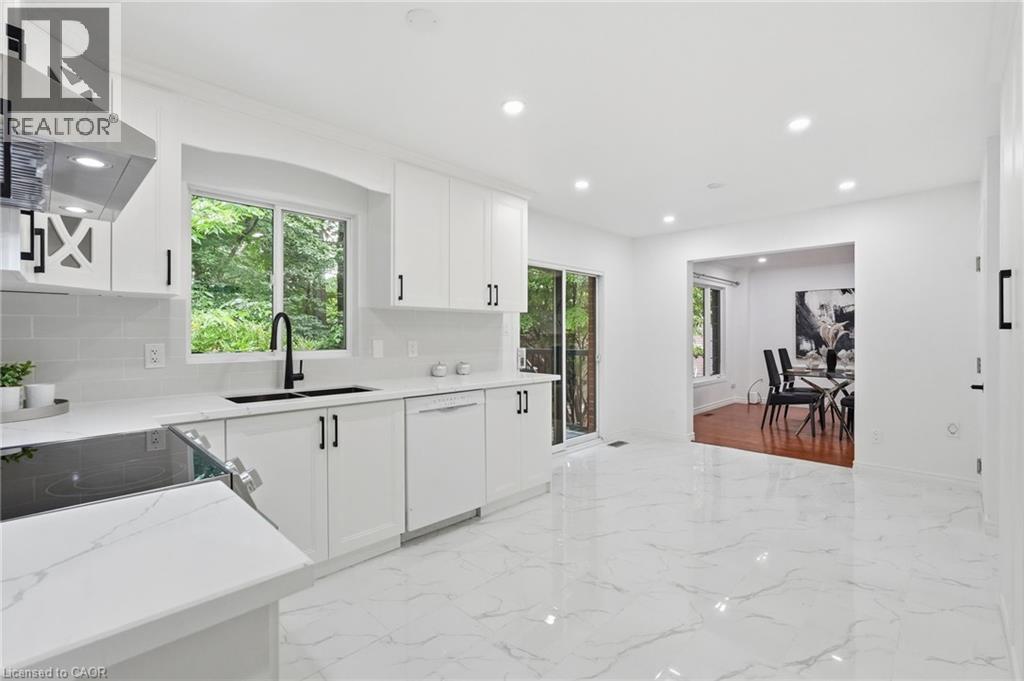 292 THORNCREST Drive thumbnail 18