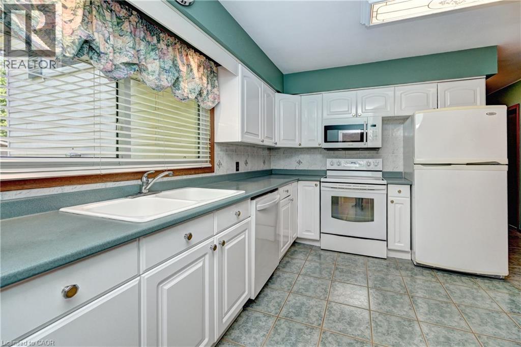 132 FOREST HILL Drive thumbnail 15