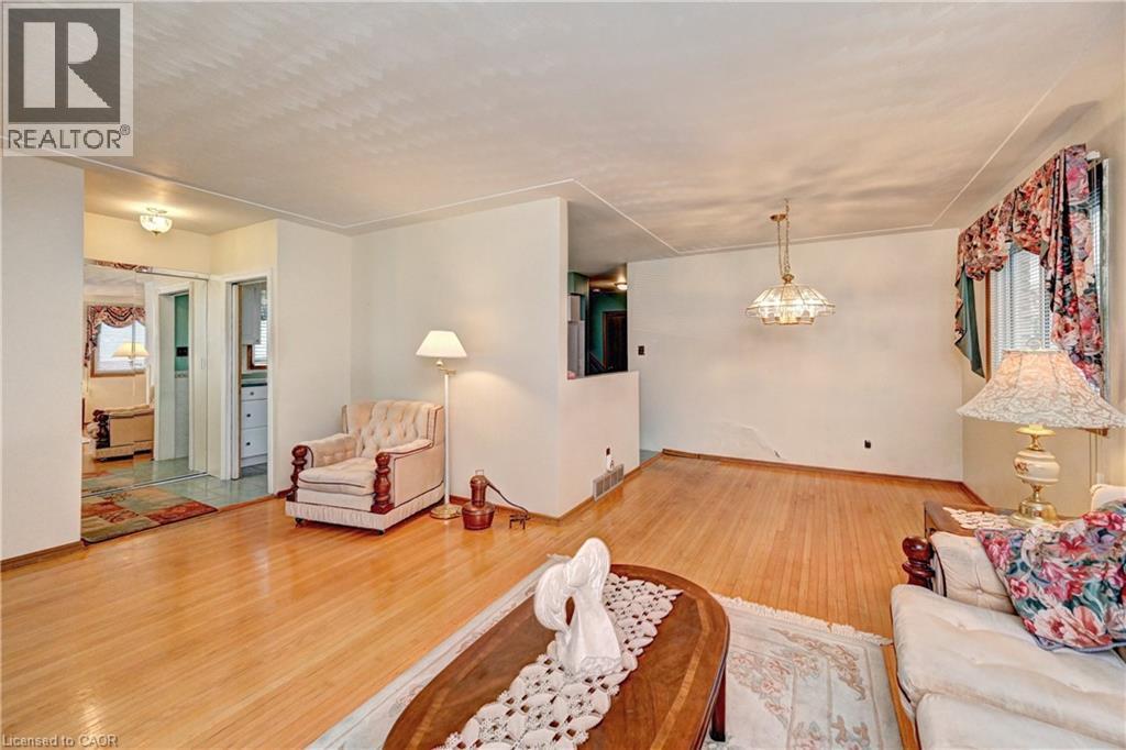 132 FOREST HILL Drive thumbnail 11