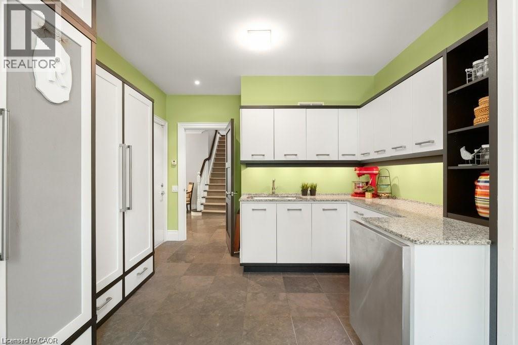 261 UNION Boulevard thumbnail 14