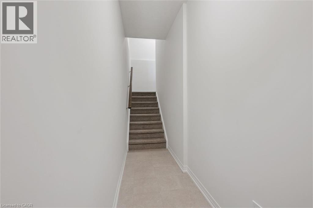 525 ERINBROOK Drive Unit# B039 thumbnail 7
