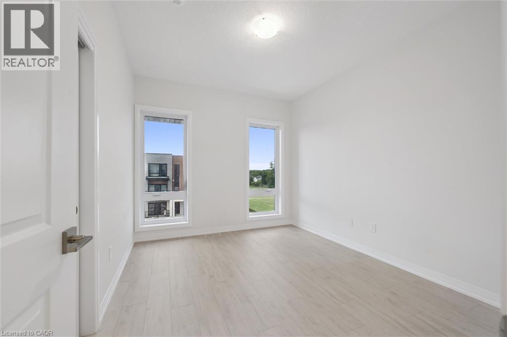 525 ERINBROOK Drive Unit# B039 thumbnail 31