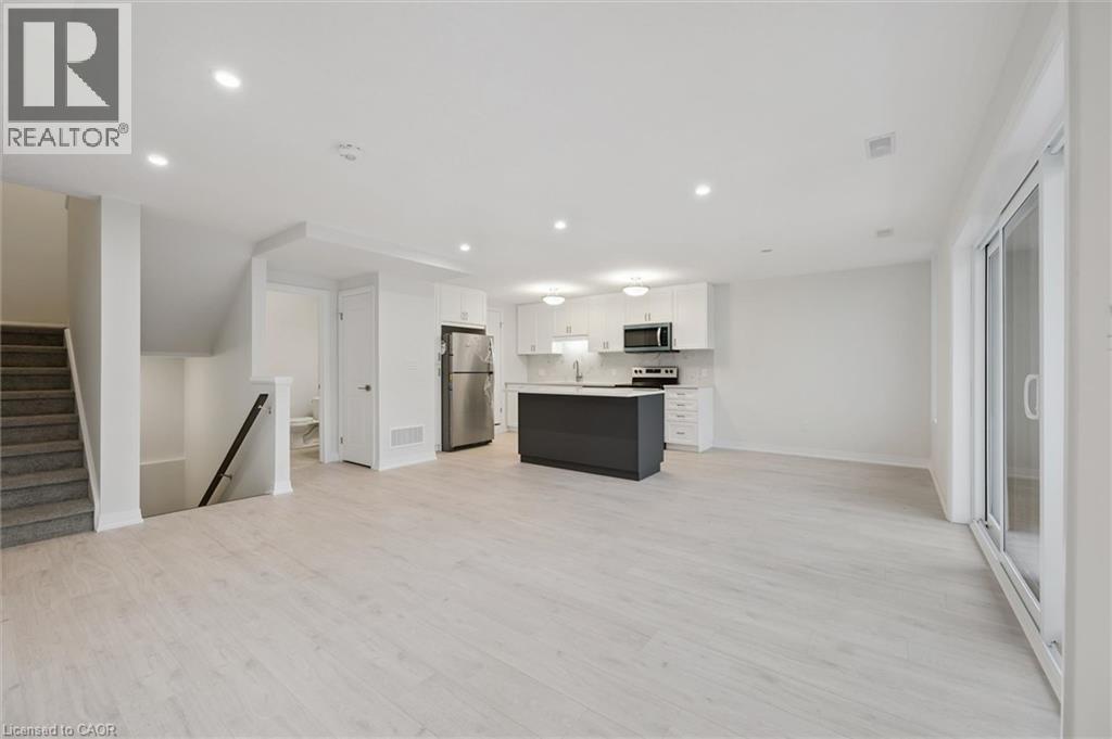525 ERINBROOK Drive Unit# B039 thumbnail 9