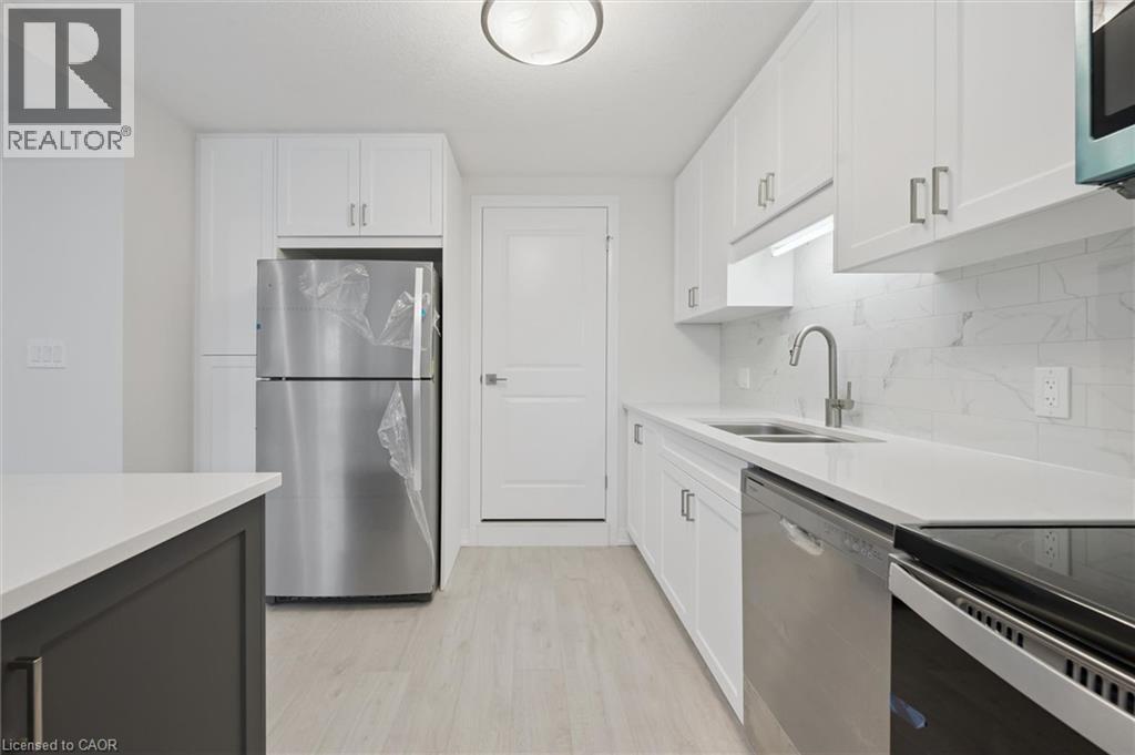 525 ERINBROOK Drive Unit# B039 thumbnail 21