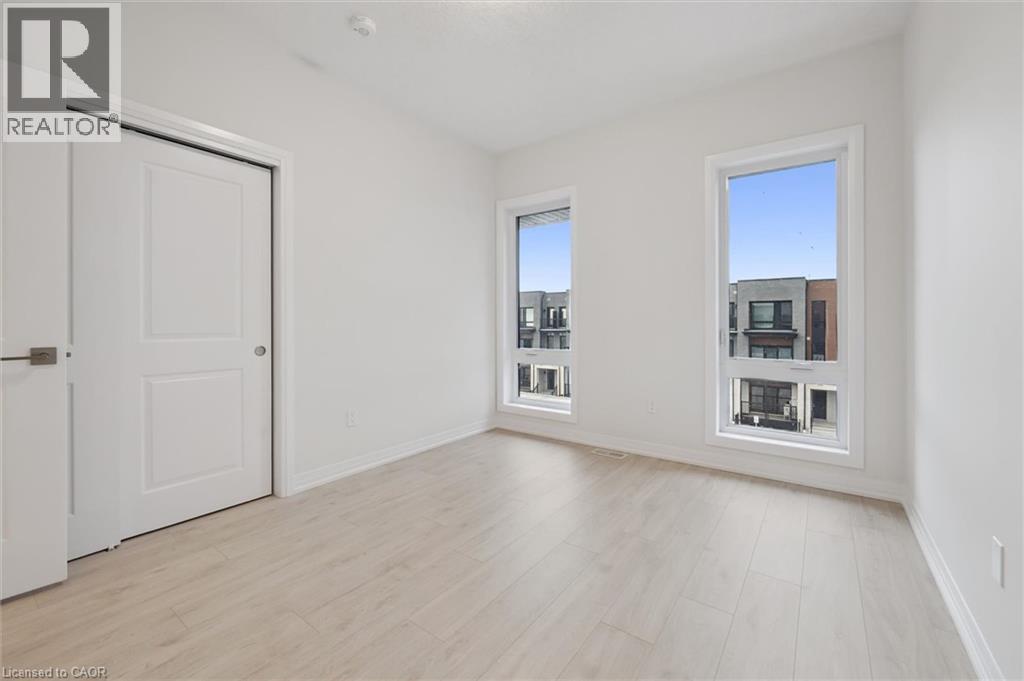 525 ERINBROOK Drive Unit# B039 thumbnail 33
