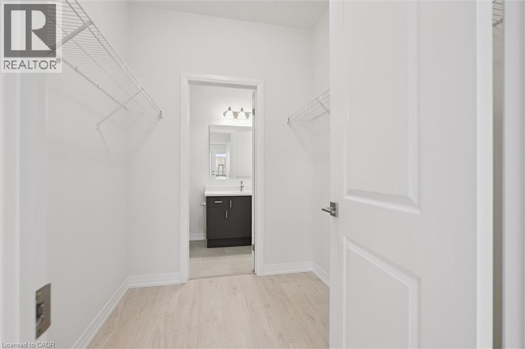 525 ERINBROOK Drive Unit# B039 thumbnail 44