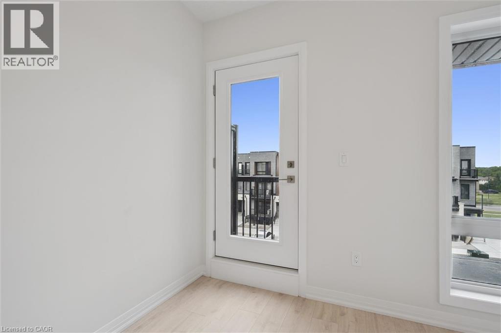 525 ERINBROOK Drive Unit# B039 thumbnail 40
