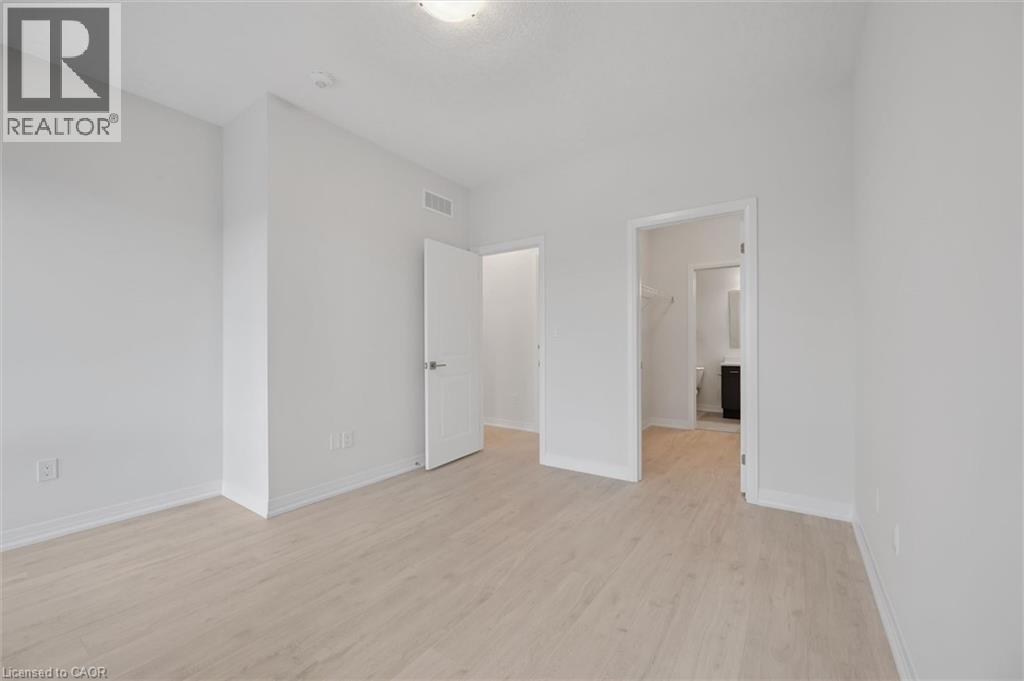 525 ERINBROOK Drive Unit# B039 thumbnail 42