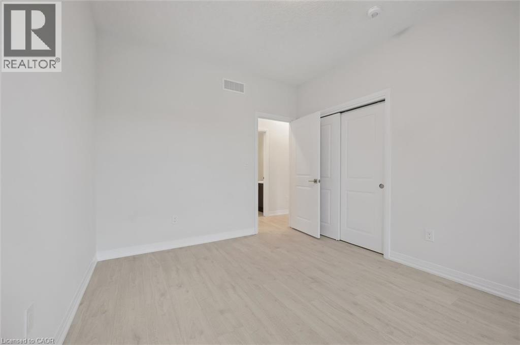 525 ERINBROOK Drive Unit# B039 thumbnail 34