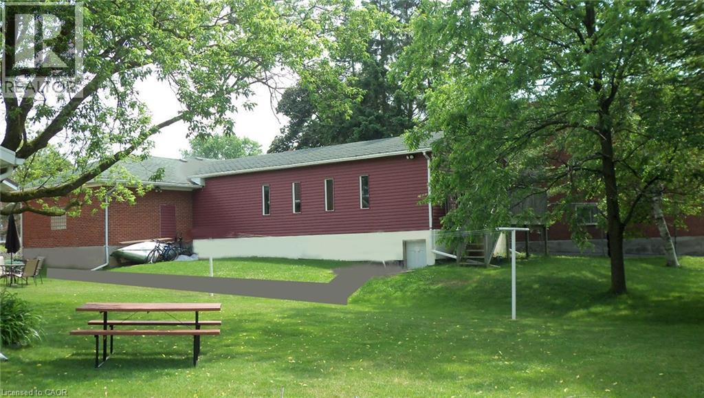 160 ERB Street E thumbnail 3