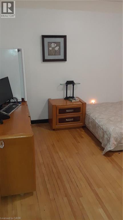 160 ERB Street E thumbnail 9