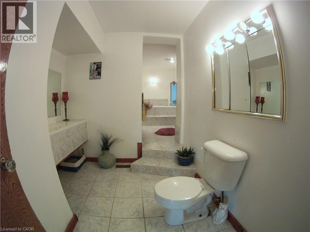 160 ERB Street E thumbnail 8