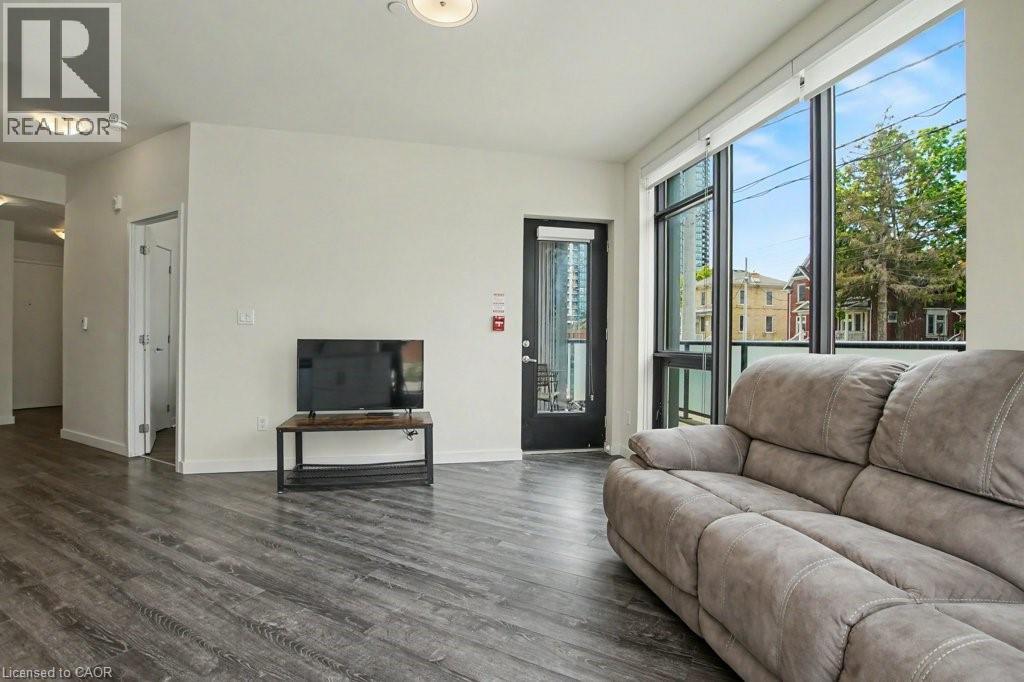 690 KING Street W Unit# 101 thumbnail 13